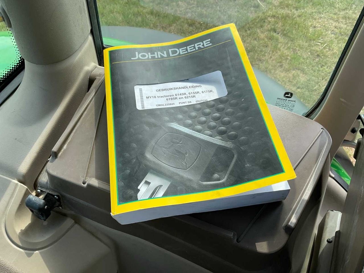 Трактор John Deere 6145R: фото 46