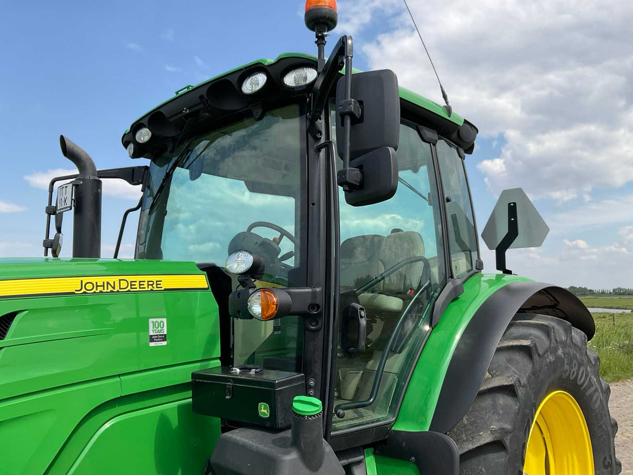 Трактор John Deere 6145R: фото 9