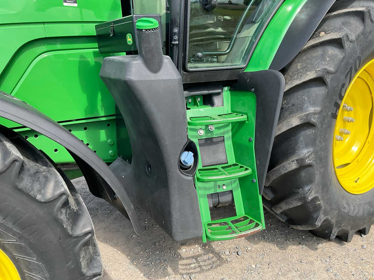 Трактор John Deere 6145R: фото 10