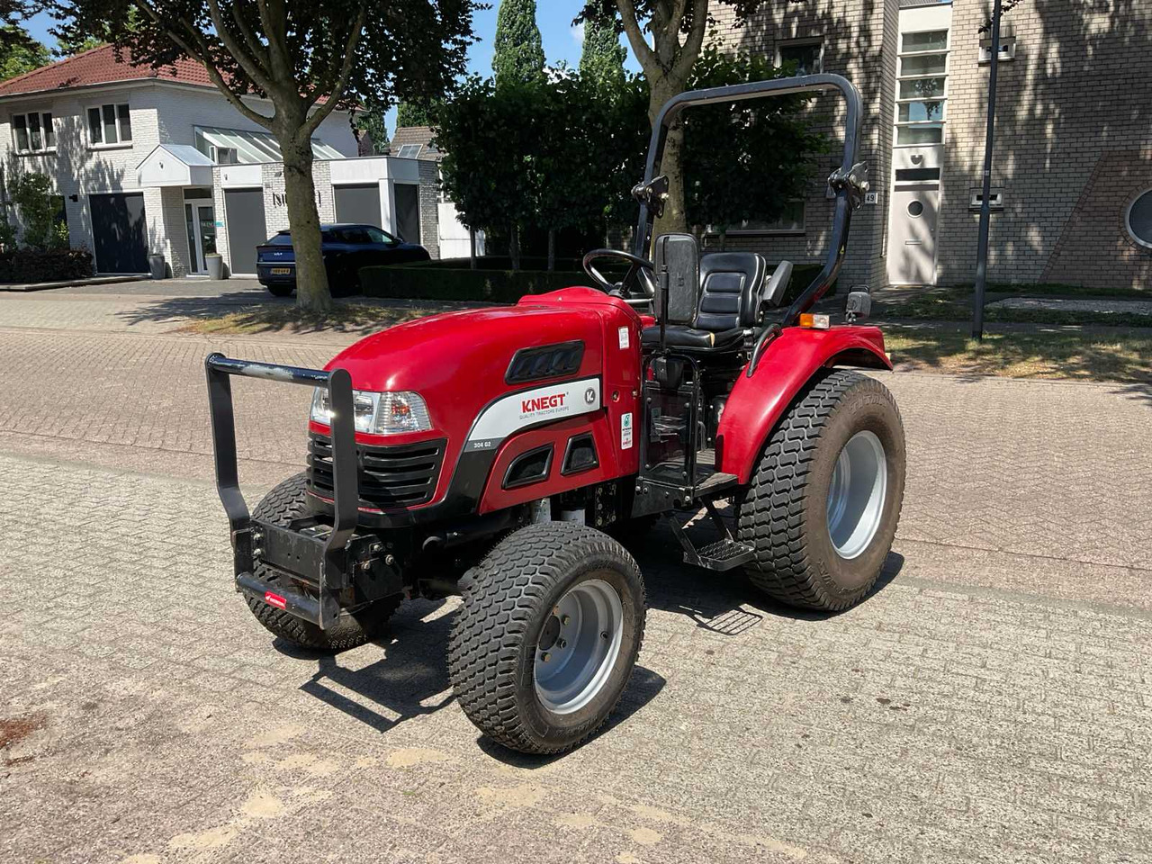 Knegt DF 304 G2 - Минитрактор: фото 1 Knegt DF 304 G2 - Минитрактор: фото 1