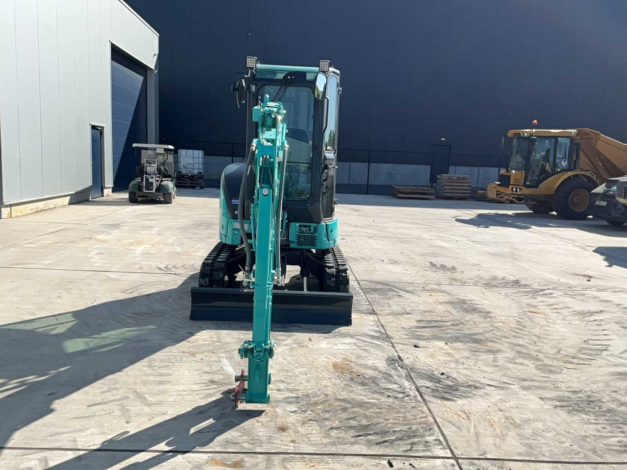 Kobelco SK25SR-6E - Мини-экскаватор: фото 2 Kobelco SK25SR-6E - Мини-экскаватор: фото 2