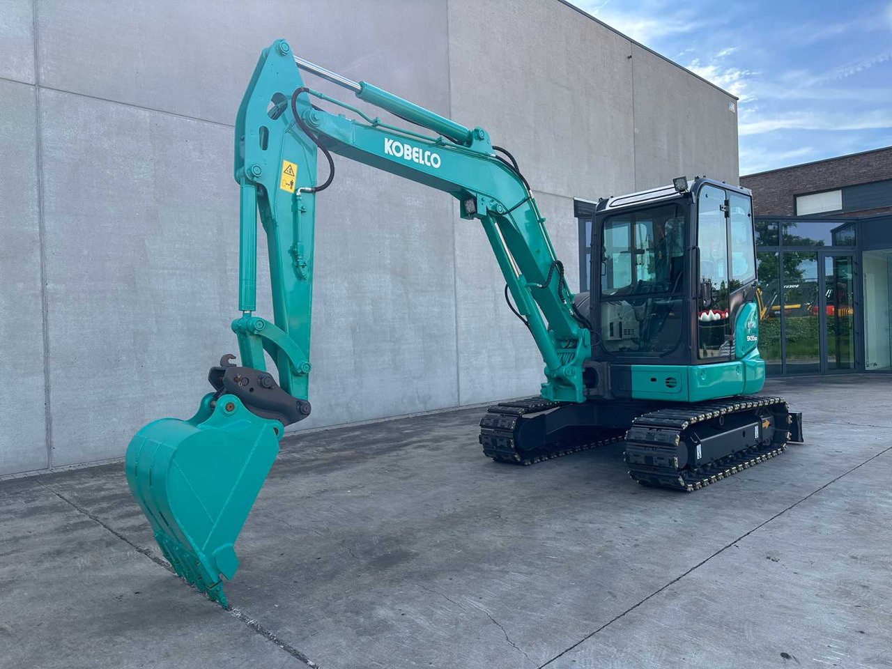 Kobelco SK55SRX-6 - Гусеничный экскаватор: фото 1 Kobelco SK55SRX-6 - Гусеничный экскаватор: фото 1