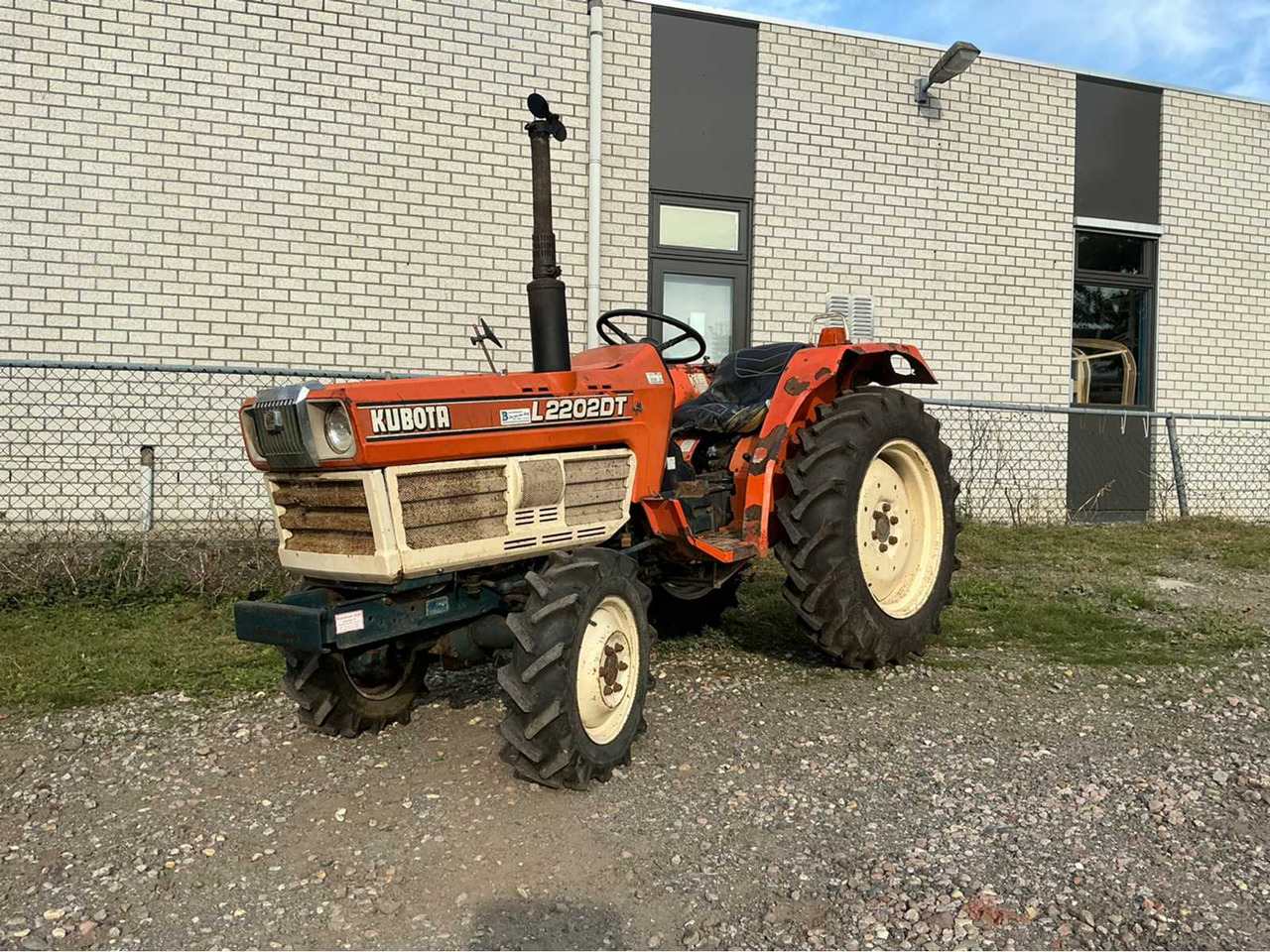 Kubota L2202DT - Минитрактор: фото 1 Kubota L2202DT - Минитрактор: фото 1