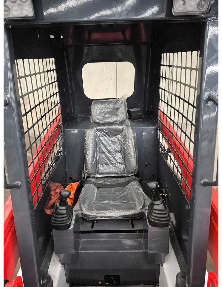 LADYS - 2025 - LA670 - SKID STEER LOADER - Гусеничный мини-погрузчик: фото 2 LADYS - 2025 - LA670 - SKID STEER LOADER - Гусеничный мини-погрузчик: фото 2