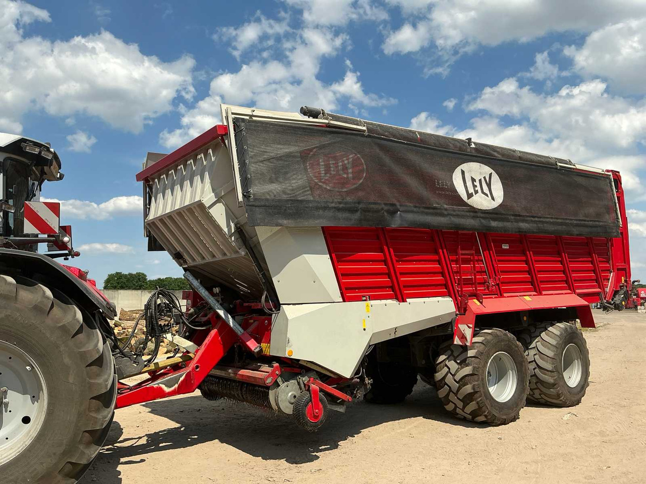 Lely Tigo XR75 - Самозагружающийся прицеп: фото 1 Lely Tigo XR75 - Самозагружающийся прицеп: фото 1