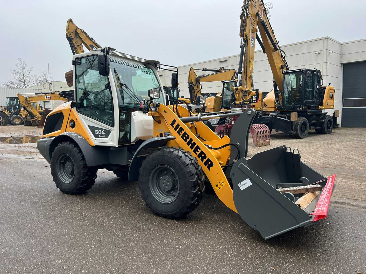 Liebherr L504 Compact - Колёсный погрузчик: фото 4 Liebherr L504 Compact - Колёсный погрузчик: фото 4