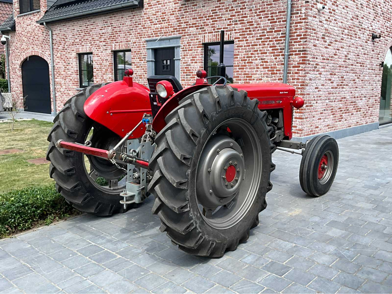 Massey Ferguson - Трактор: фото 5 Massey Ferguson - Трактор: фото 5