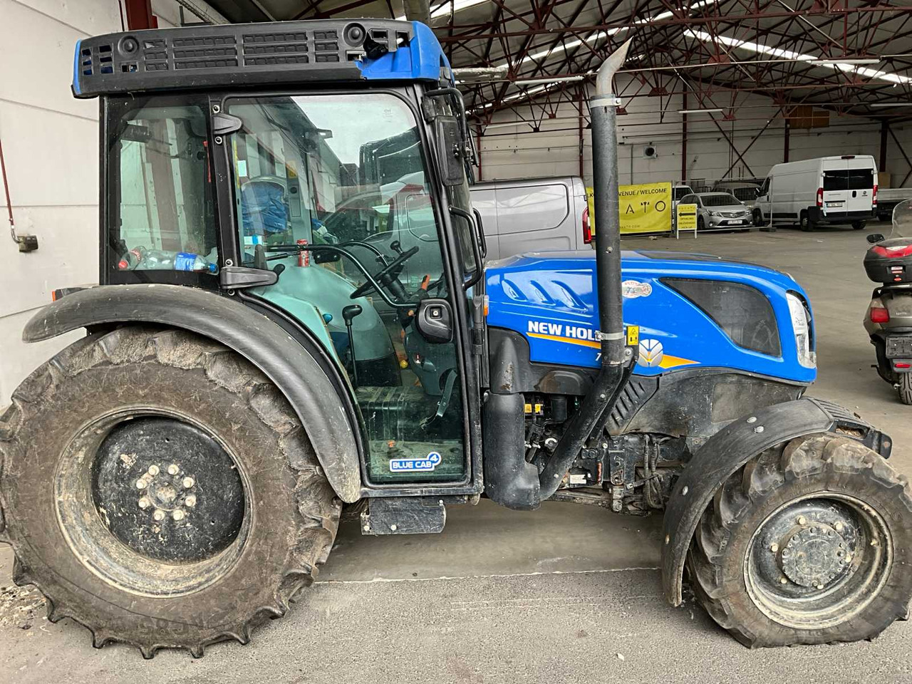 NEW HOLLAND T4.100F CAB - Трактор: фото 4 NEW HOLLAND T4.100F CAB - Трактор: фото 4
