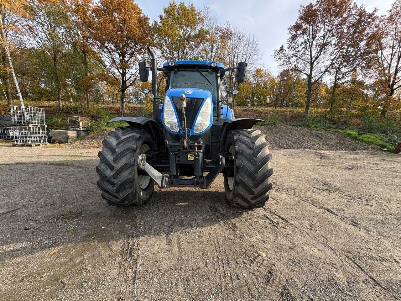 New Holland NEW HOLLAND T7.260 AGRICULTURAL TRACTOR WITH ALL-WHEEL DRIVE - Трактор: фото 2 New Holland NEW HOLLAND T7.260 AGRICULTURAL TRACTOR WITH ALL-WHEEL DRIVE - Трактор: фото 2