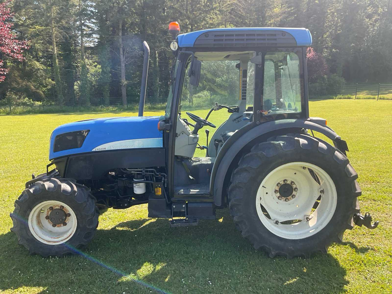 New Holland T4040N - Трактор: фото 2 New Holland T4040N - Трактор: фото 2