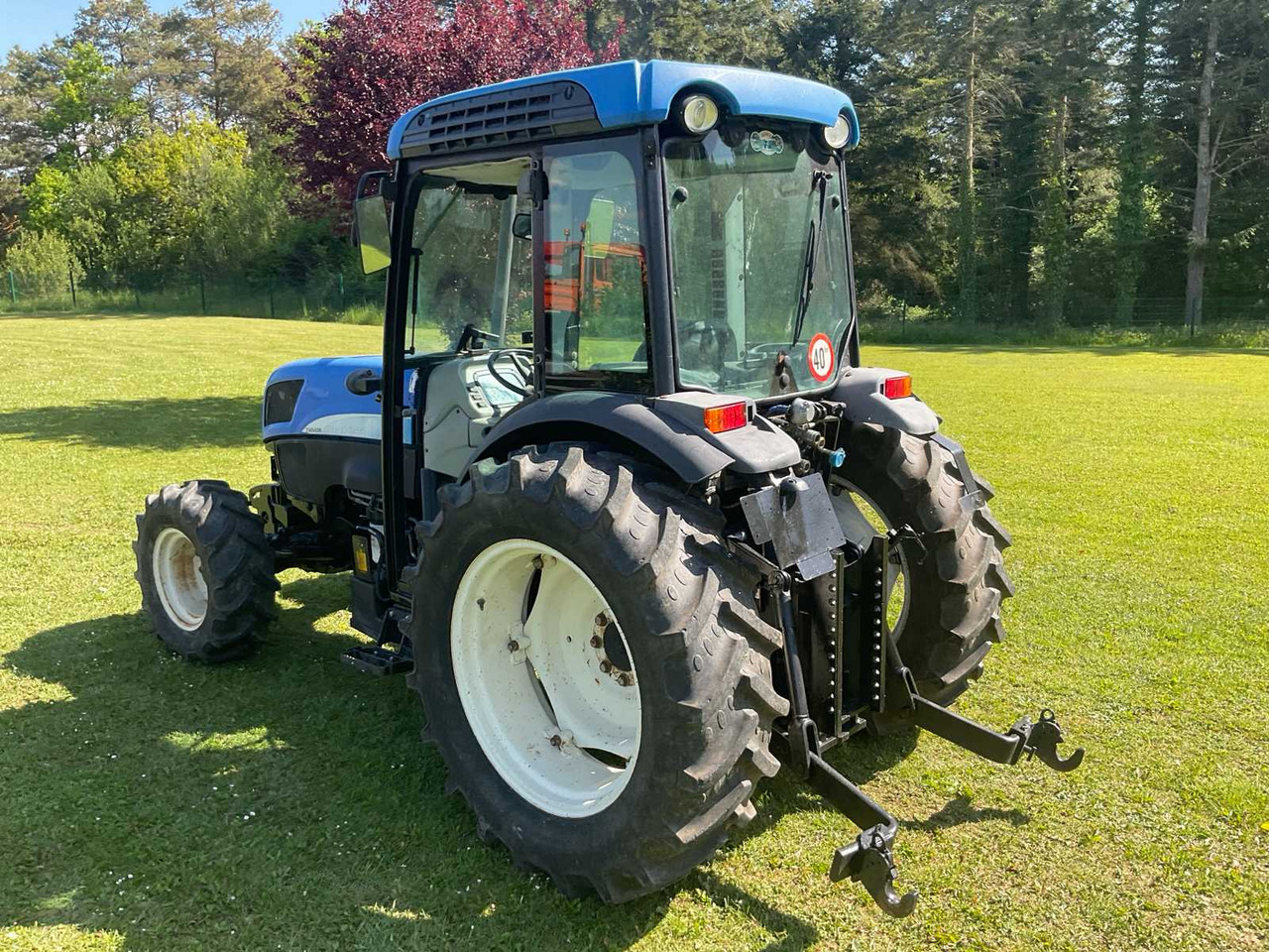 New Holland T4040N - Трактор: фото 3 New Holland T4040N - Трактор: фото 3