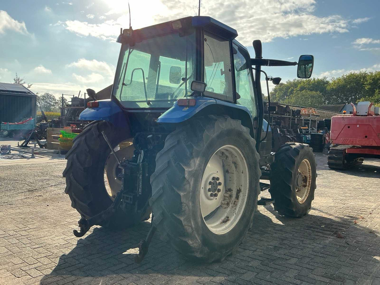 New Holland TS100 - Трактор: фото 5 New Holland TS100 - Трактор: фото 5