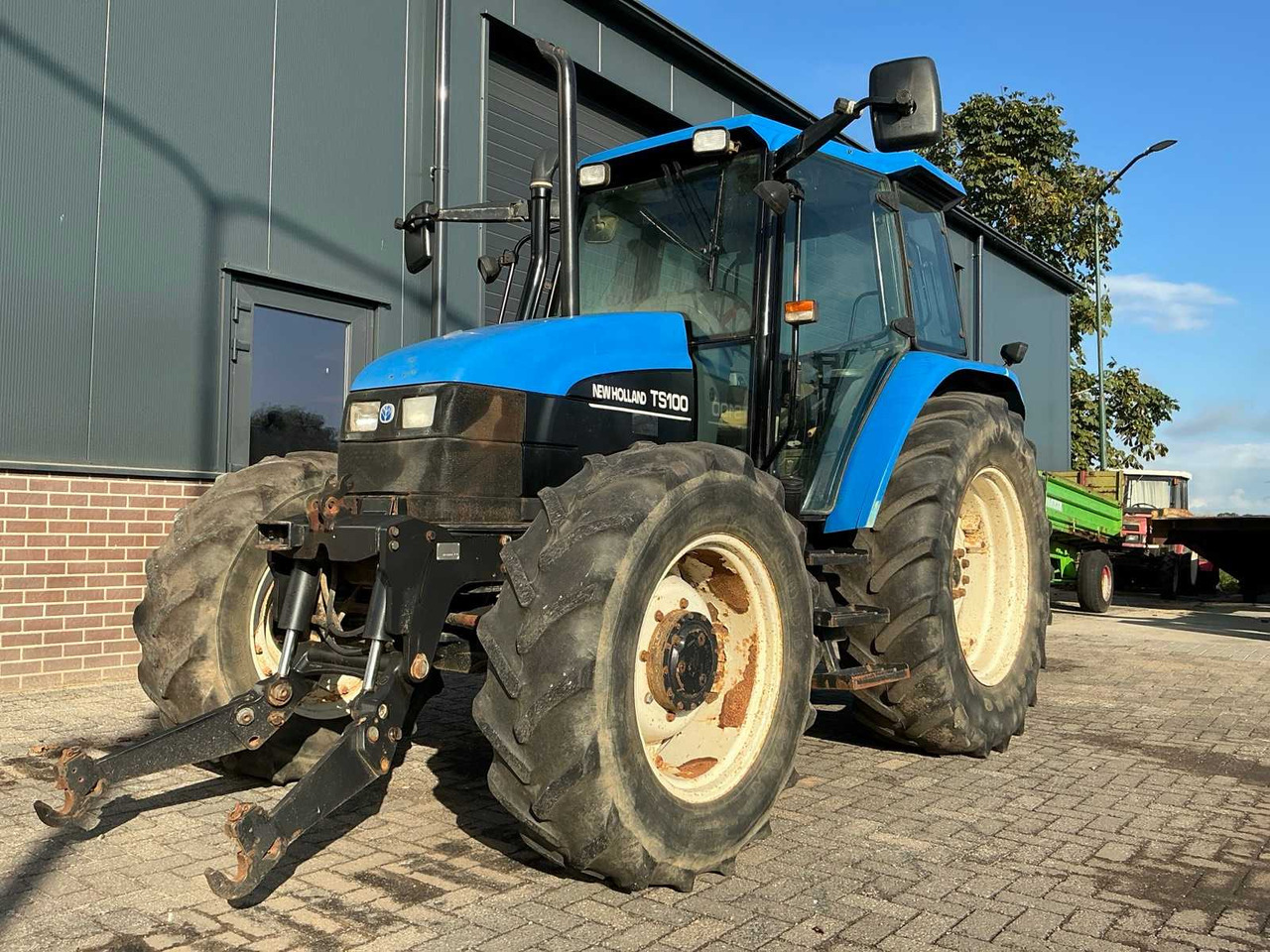 New Holland TS100 - Трактор: фото 1 New Holland TS100 - Трактор: фото 1