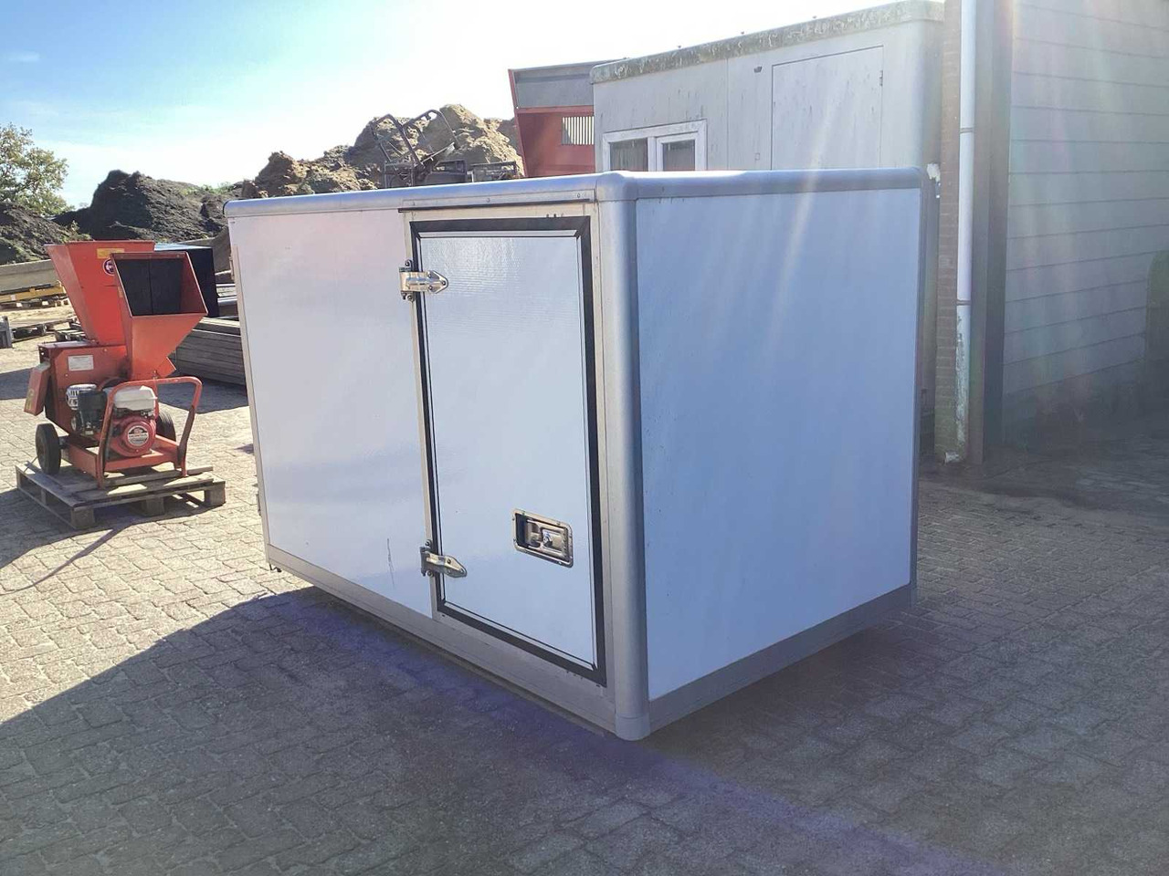 BODY BODY - Прицеп: фото 4 BODY BODY - Прицеп: фото 4