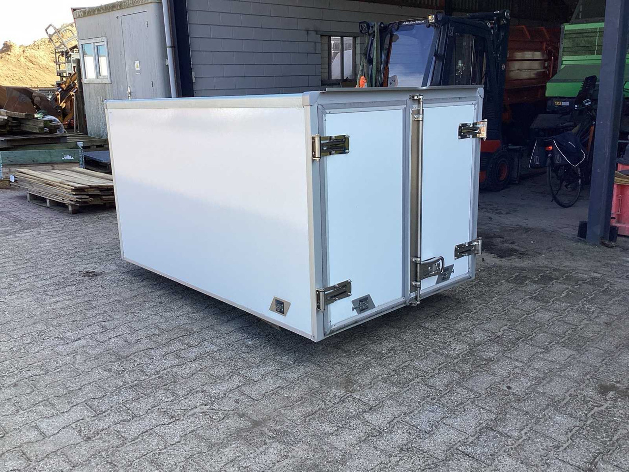 ESSELMANN CARGO BOX L SURFACE MOUNT UNIT - Прицеп: фото 2 ESSELMANN CARGO BOX L SURFACE MOUNT UNIT - Прицеп: фото 2