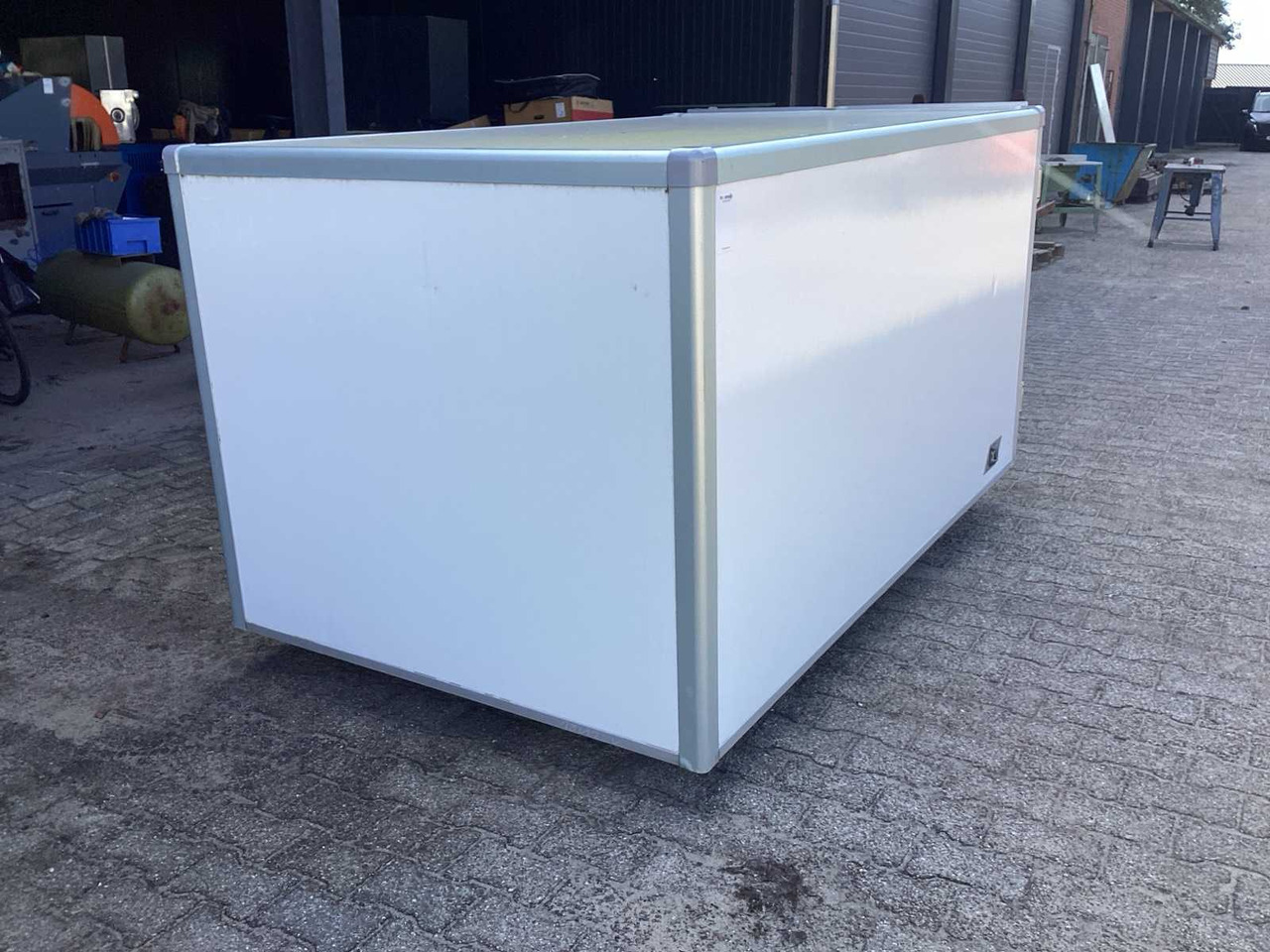 ESSELMANN CARGO BOX L SURFACE MOUNT UNIT - Прицеп: фото 3 ESSELMANN CARGO BOX L SURFACE MOUNT UNIT - Прицеп: фото 3