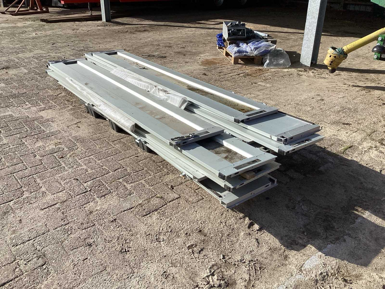 TRAILER PARTS AND ACCESSORIES - Прицеп: фото 3 TRAILER PARTS AND ACCESSORIES - Прицеп: фото 3