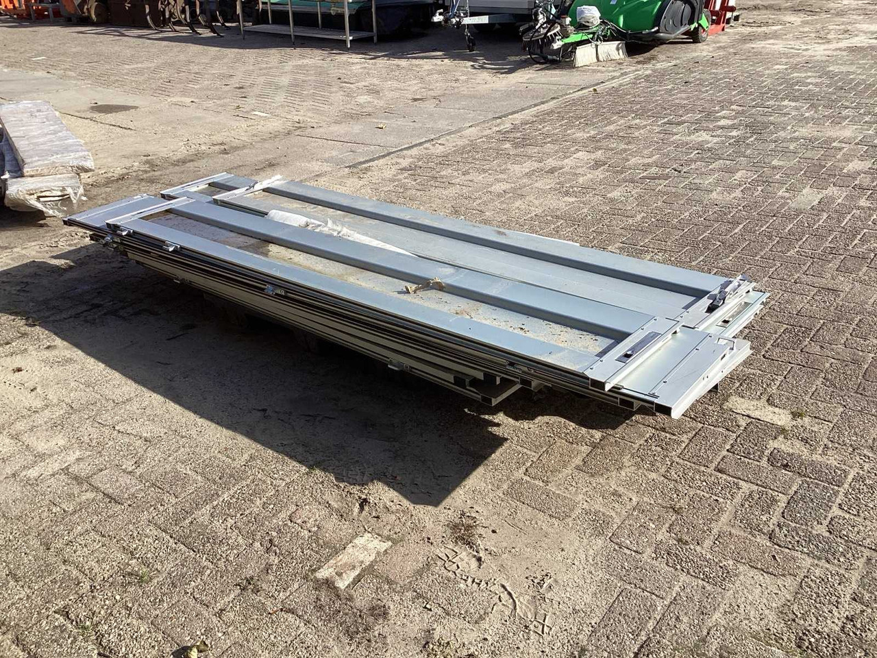 TRAILER PARTS AND ACCESSORIES - Прицеп: фото 1 TRAILER PARTS AND ACCESSORIES - Прицеп: фото 1