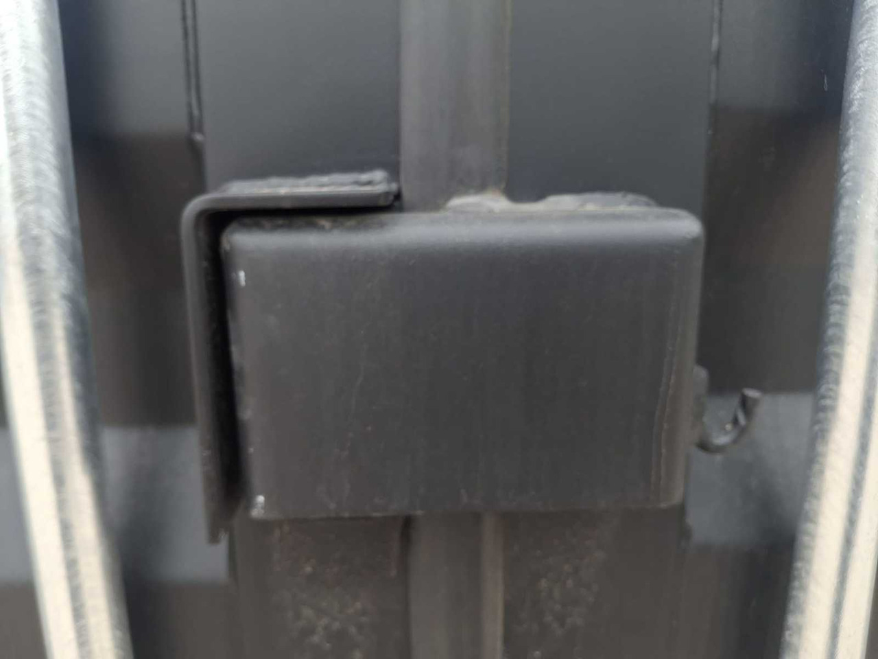 Rhino-Cross-Containers 40 ft High Cube Zwart - Морской контейнер: фото 3 Rhino-Cross-Containers 40 ft High Cube Zwart - Морской контейнер: фото 3