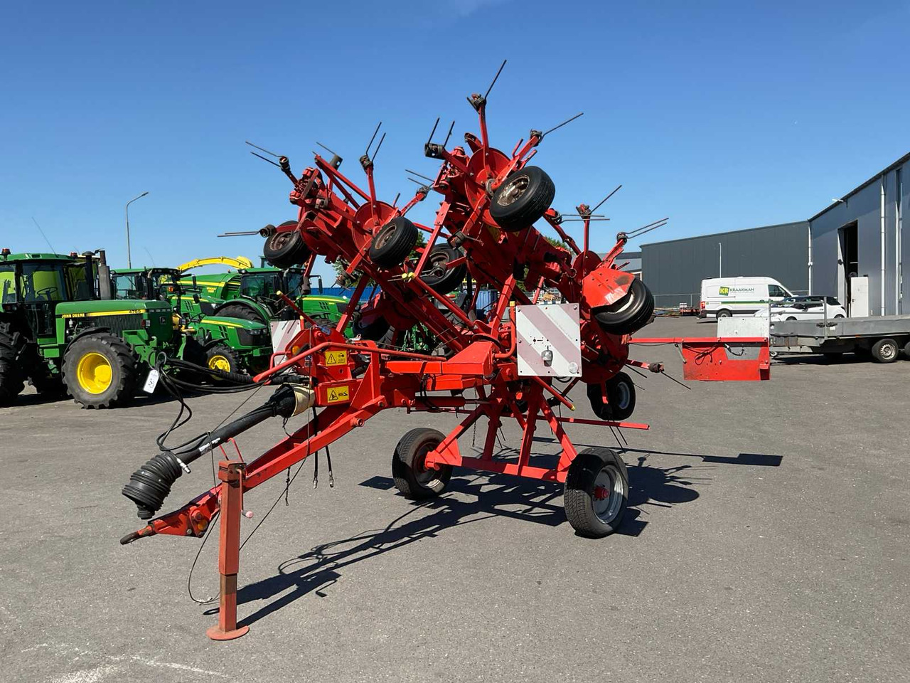 Kuhn GF8702T - Сельскохозяйственная техника: фото 1 Kuhn GF8702T - Сельскохозяйственная техника: фото 1