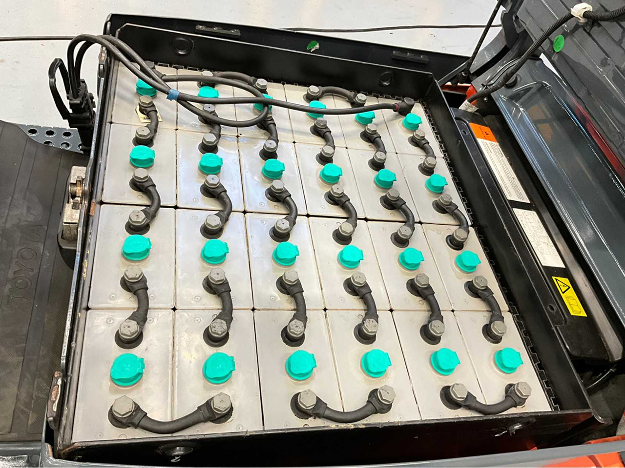 Вилочный погрузчик TOYOTA - 8FBE16T - FORKLIFT YEAR OF MANUFACTURE 2019- SPOONS 160CM - 7325 HOURS - SIDE-SHIFT: фото 19 Вилочный погрузчик TOYOTA - 8FBE16T - FORKLIFT YEAR OF MANUFACTURE 2019- SPOONS 160CM - 7325 HOURS - SIDE-SHIFT: фото 19