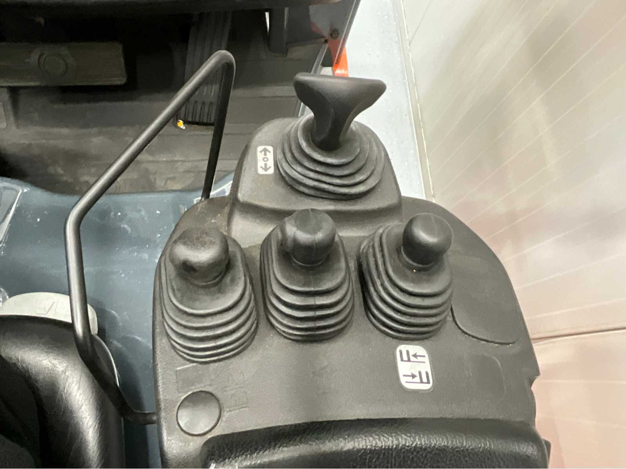 Вилочный погрузчик TOYOTA - 8FBE16T - FORKLIFT YEAR OF MANUFACTURE 2019- SPOONS 160CM - 7325 HOURS - SIDE-SHIFT: фото 12 Вилочный погрузчик TOYOTA - 8FBE16T - FORKLIFT YEAR OF MANUFACTURE 2019- SPOONS 160CM - 7325 HOURS - SIDE-SHIFT: фото 12