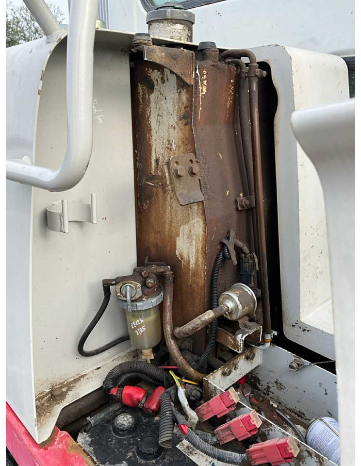 Гусеничный экскаватор Takeuchi TB145: фото 30