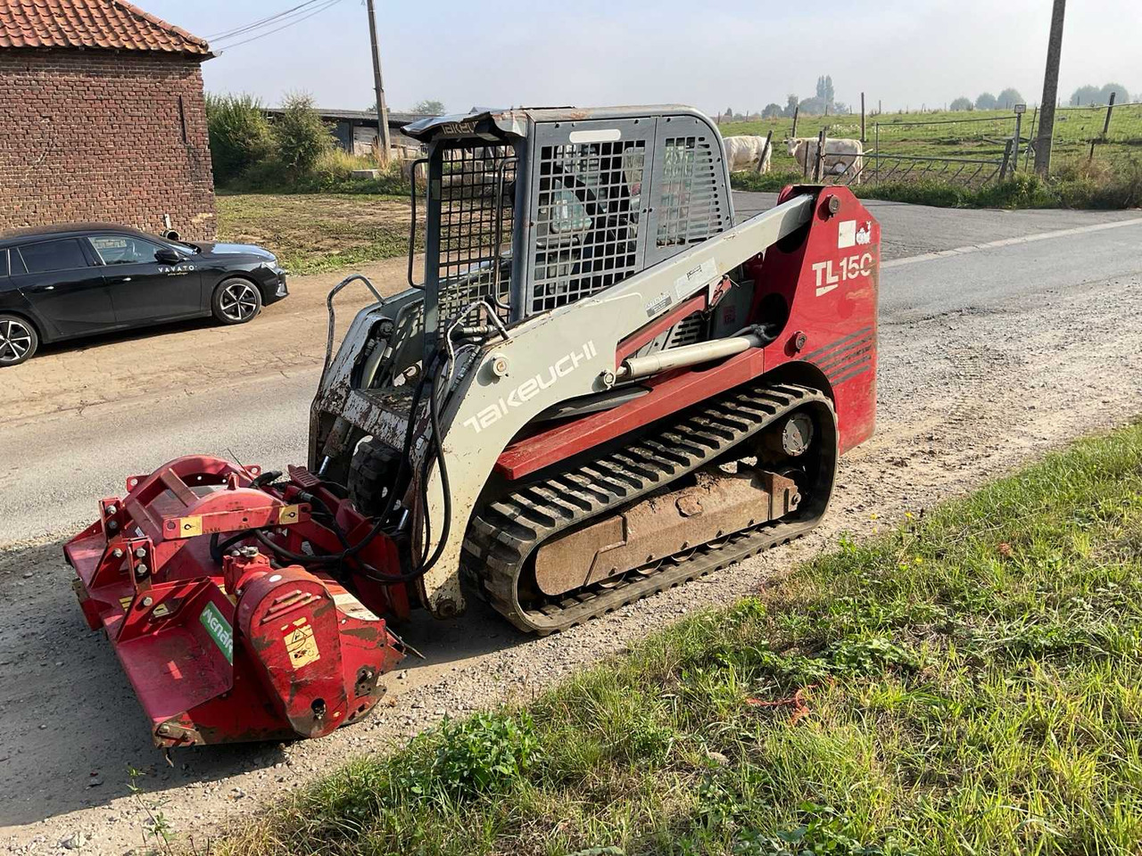 Takeuchi TL150 - Мини-погрузчик с бортовым поворотом: фото 2 Takeuchi TL150 - Мини-погрузчик с бортовым поворотом: фото 2