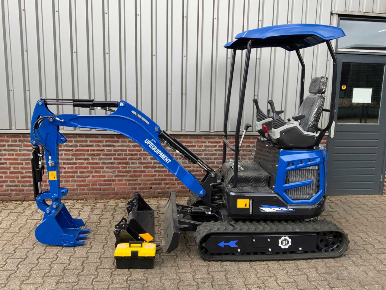 UF Equipment NM-18 - Мини-экскаватор: фото 2 UF Equipment NM-18 - Мини-экскаватор: фото 2
