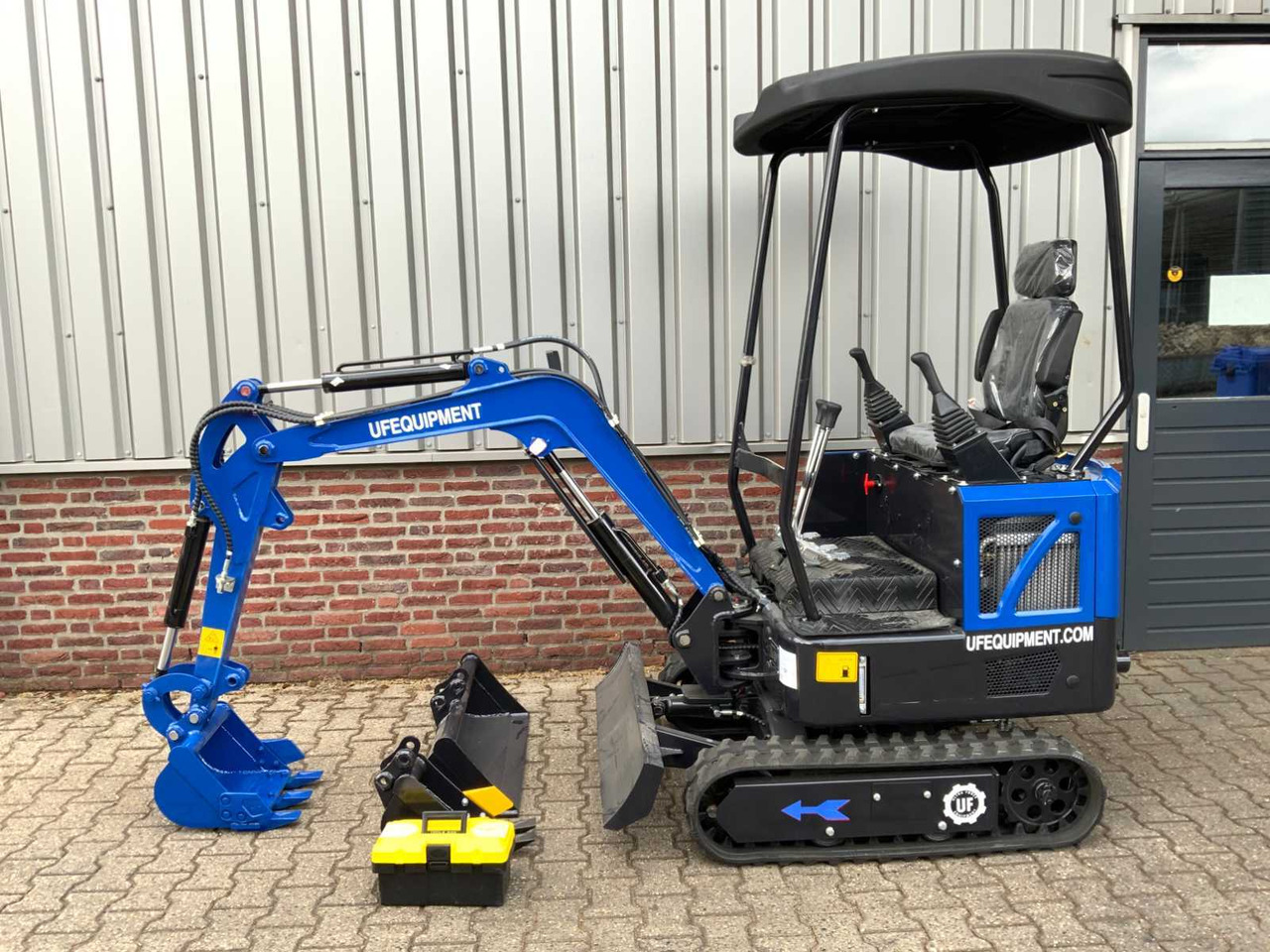 UF Equipment NM-E15 - Мини-экскаватор: фото 2 UF Equipment NM-E15 - Мини-экскаватор: фото 2