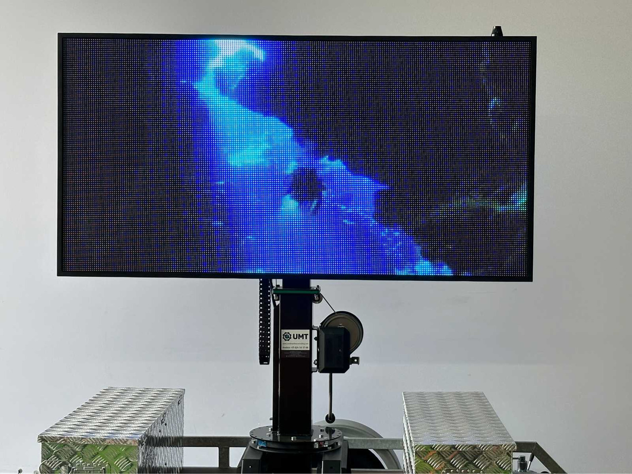 Строительное оборудование, Прицеп Viplex tekstkar P8 Led: фото 19