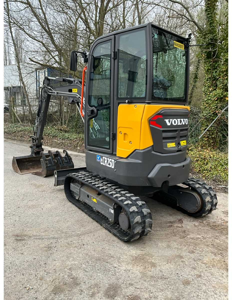 Volvo ECR25D - Мини-экскаватор: фото 4 Volvo ECR25D - Мини-экскаватор: фото 4