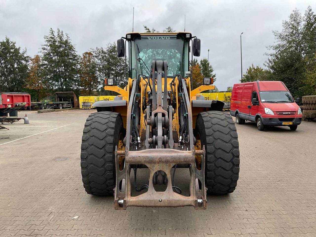 Volvo L120F - Колёсный погрузчик: фото 2 Volvo L120F - Колёсный погрузчик: фото 2