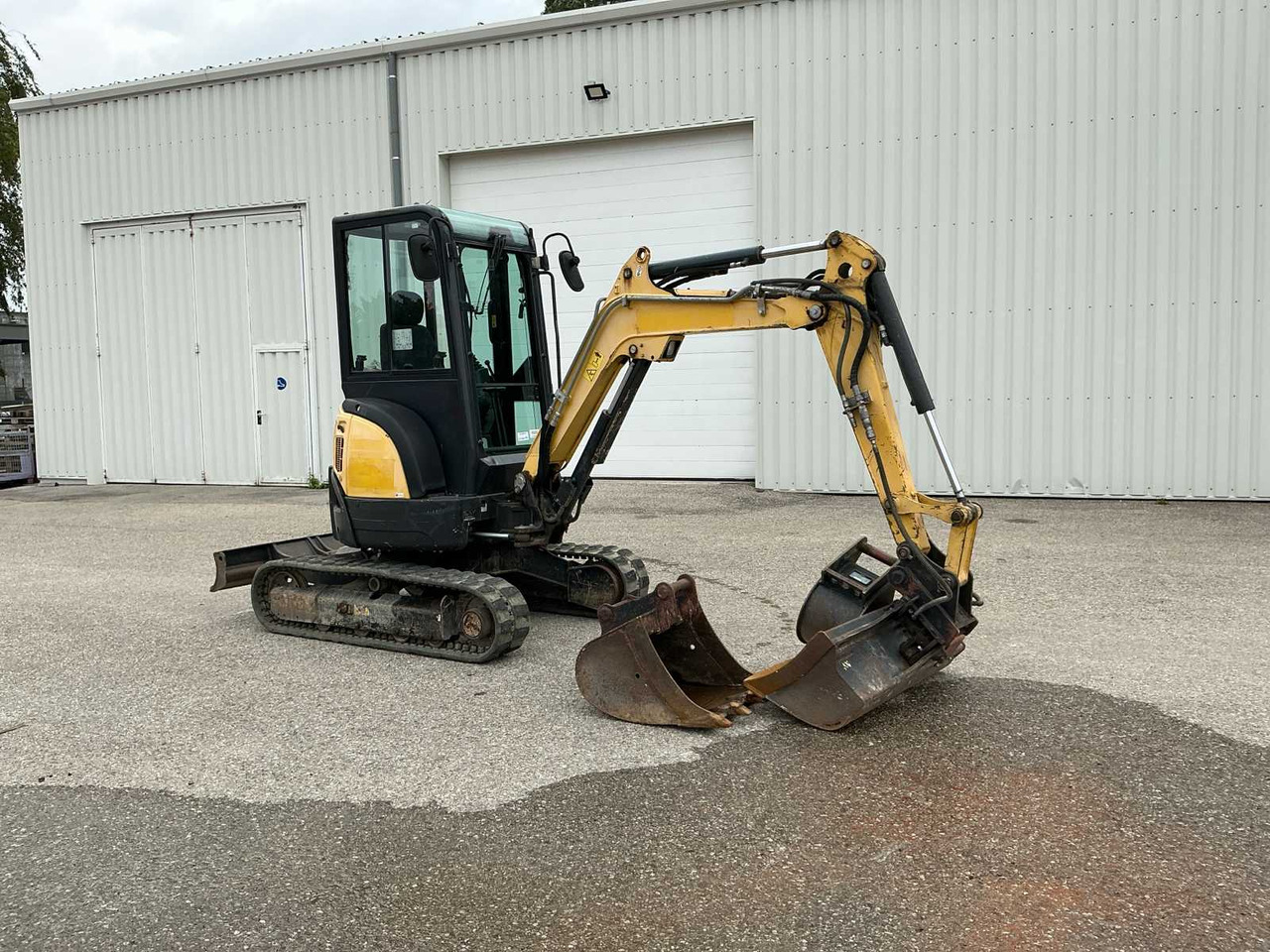 Yanmar VIO25-4 - Гусеничный экскаватор: фото 1 Yanmar VIO25-4 - Гусеничный экскаватор: фото 1