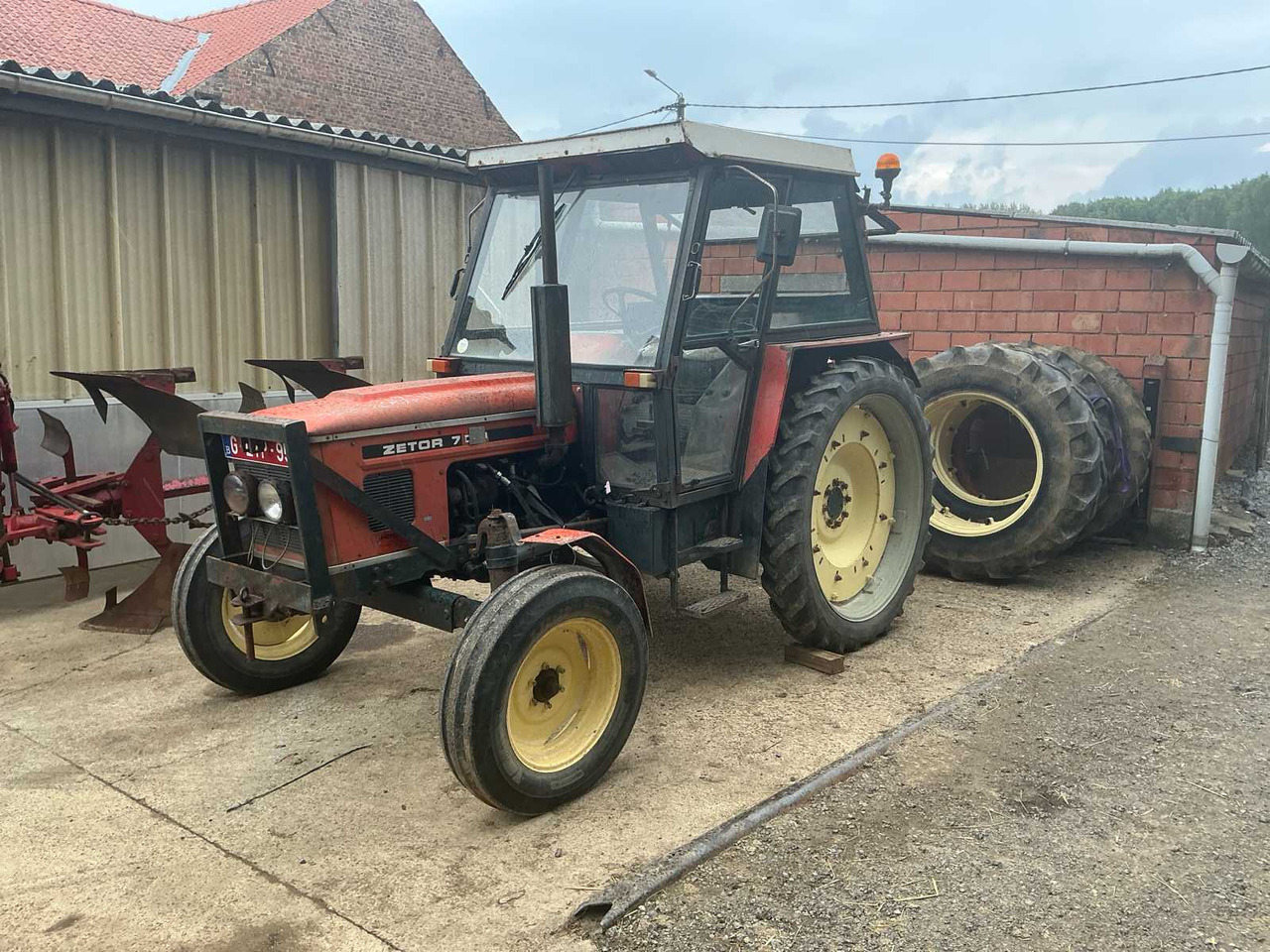 Zetor 7011 - Трактор: фото 1 Zetor 7011 - Трактор: фото 1
