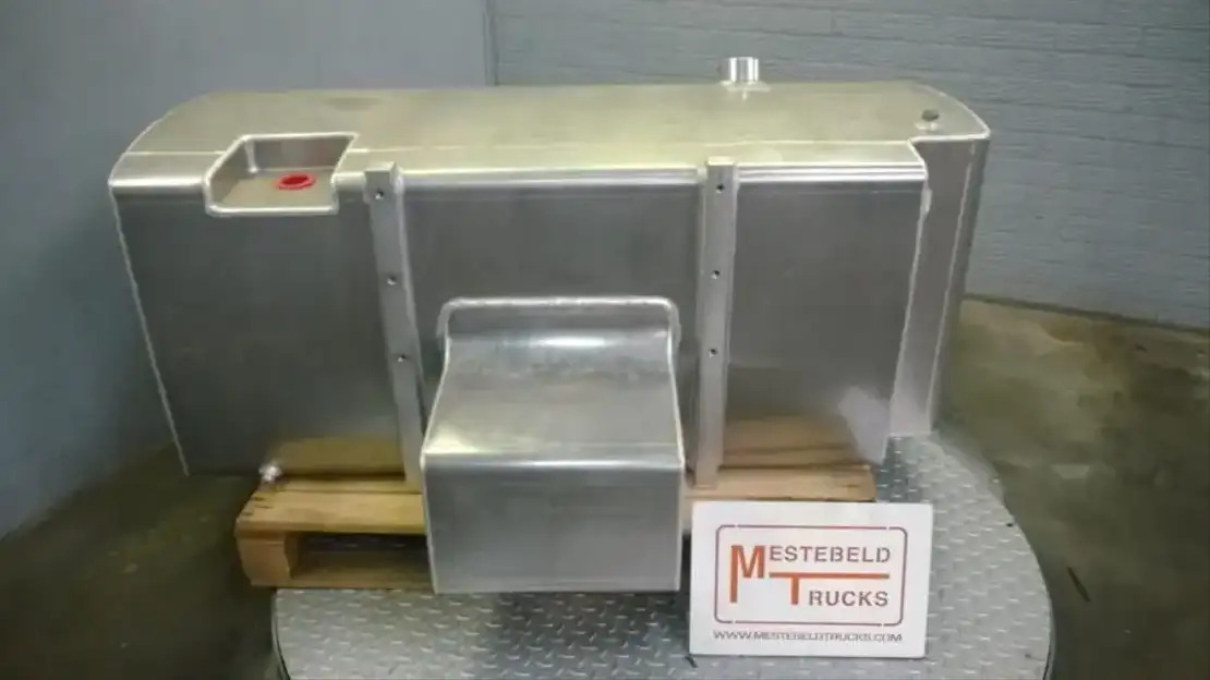 Diversen DIV. Brandstoftank 705 liter  - Подготовка топлива для Коммерческих автомобилей: фото 1 Diversen DIV. Brandstoftank 705 liter  - Подготовка топлива для Коммерческих автомобилей: фото 1