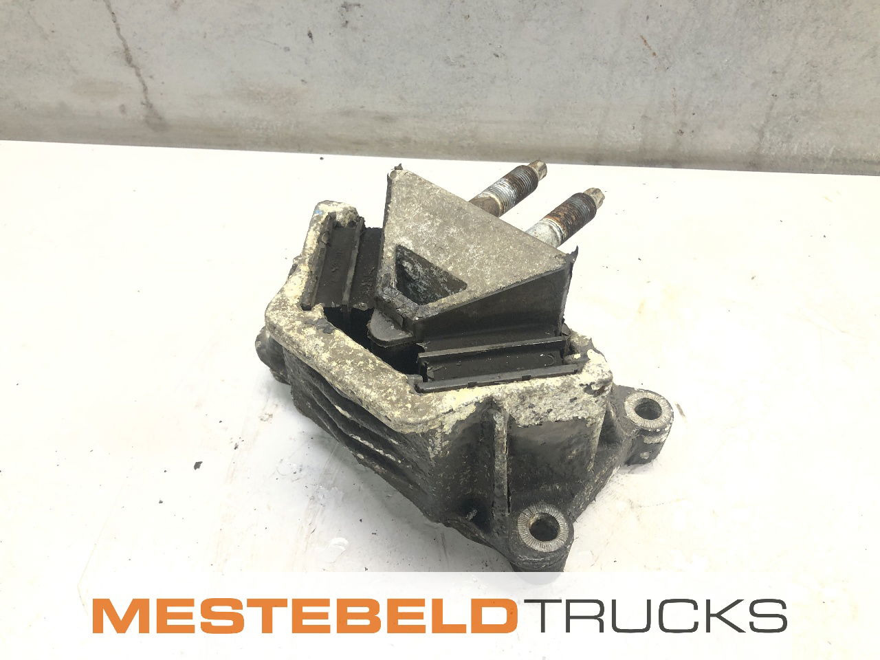 MAN Motorbevestiging achter TGX - Рама/ Шасси для Грузовиков: фото 1 MAN Motorbevestiging achter TGX - Рама/ Шасси для Грузовиков: фото 1