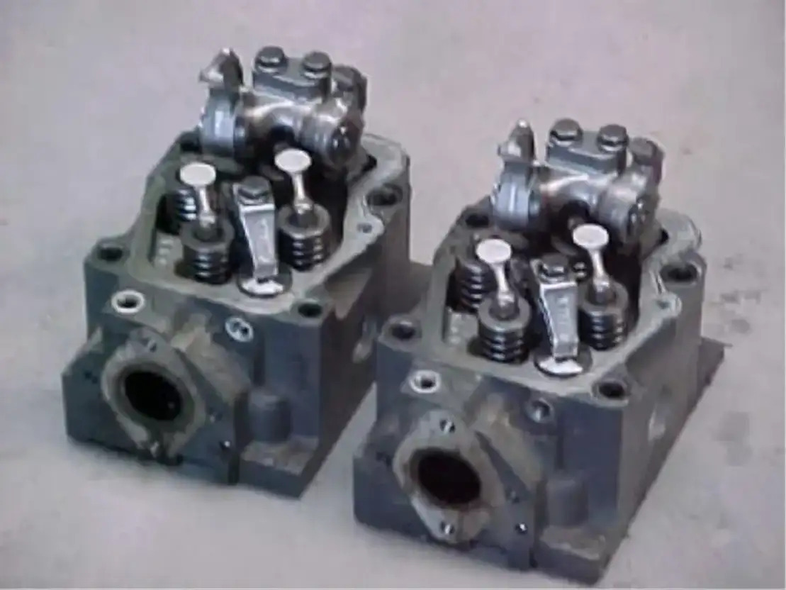 Mercedes-Benz Cilinderkop Axor - Двигатель и запчасти для Грузовиков: фото 1 Mercedes-Benz Cilinderkop Axor - Двигатель и запчасти для Грузовиков: фото 1