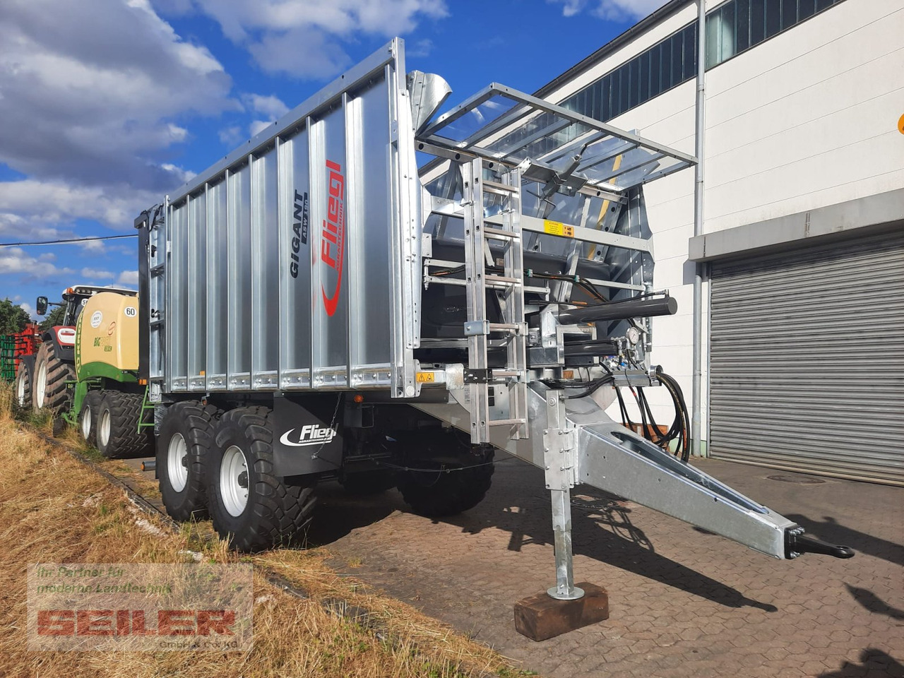 Fliegl ASW 190 FOX 27m³ - Самозагружающийся прицеп: фото 1 Fliegl ASW 190 FOX 27m³ - Самозагружающийся прицеп: фото 1