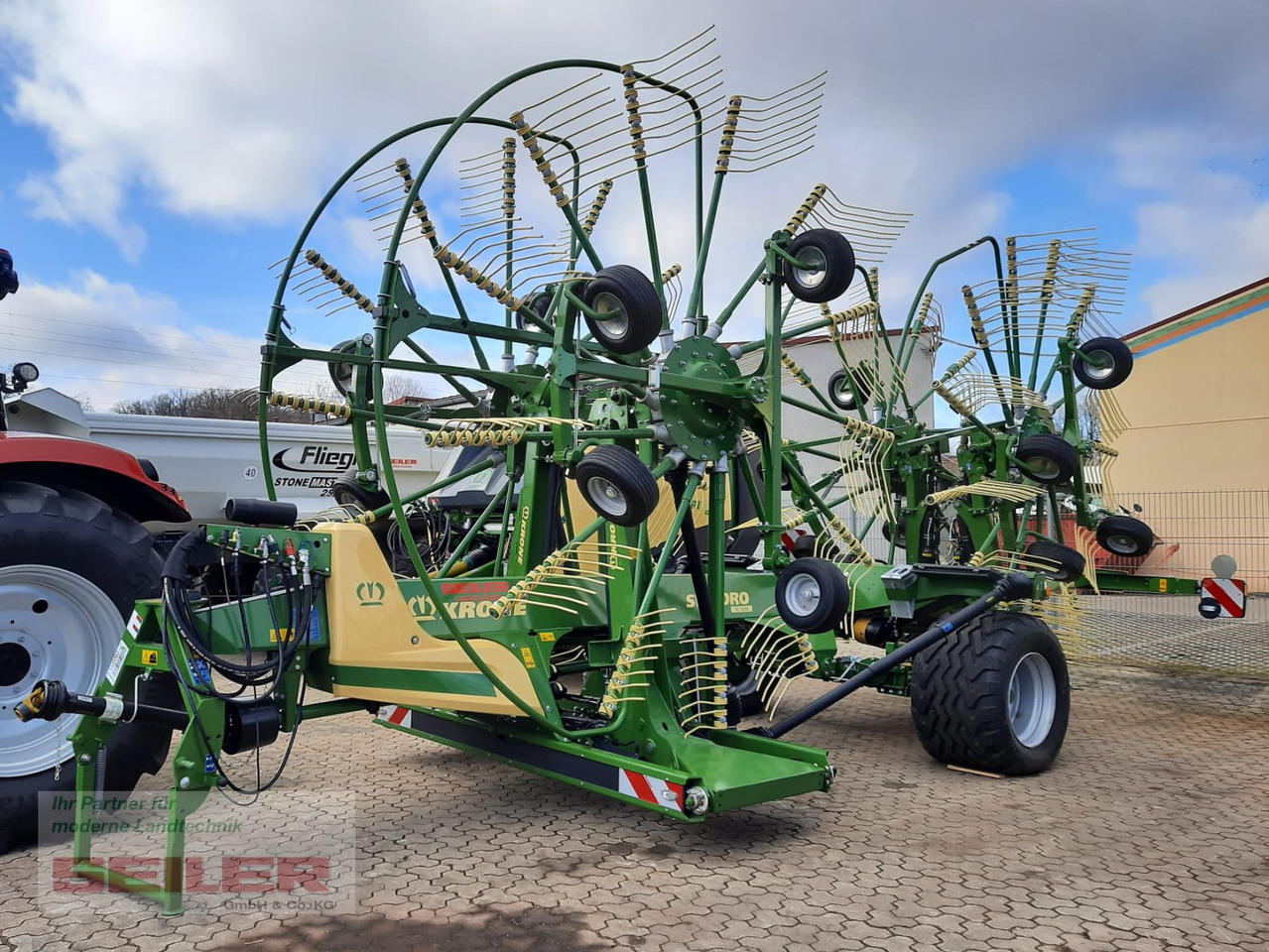 Krone Swadro TC 1370 - Сеноворошилка: фото 1 Krone Swadro TC 1370 - Сеноворошилка: фото 1
