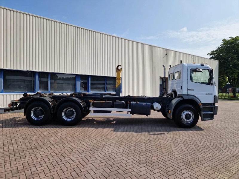 Mercedes-Benz Atego 2628 6x4, Manual gear, full steel suspension - Грузовик-шасси: фото 4 Mercedes-Benz Atego 2628 6x4, Manual gear, full steel suspension - Грузовик-шасси: фото 4