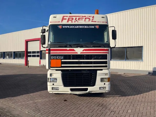 DAF XF 95.430 Manual-Gear Euro 3 - Тягач: фото 2 DAF XF 95.430 Manual-Gear Euro 3 - Тягач: фото 2