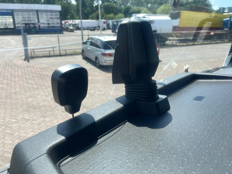 Тягач MAN TGX 18.460 Euro 6 Retarder 2x Tanks: фото 20