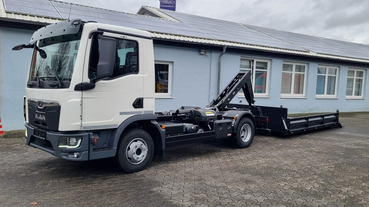 MAN TGL 12.220 BL NEU City Abrollkipper 8t TipMatic - Крюковой мультилифт: фото 1 MAN TGL 12.220 BL NEU City Abrollkipper 8t TipMatic - Крюковой мультилифт: фото 1