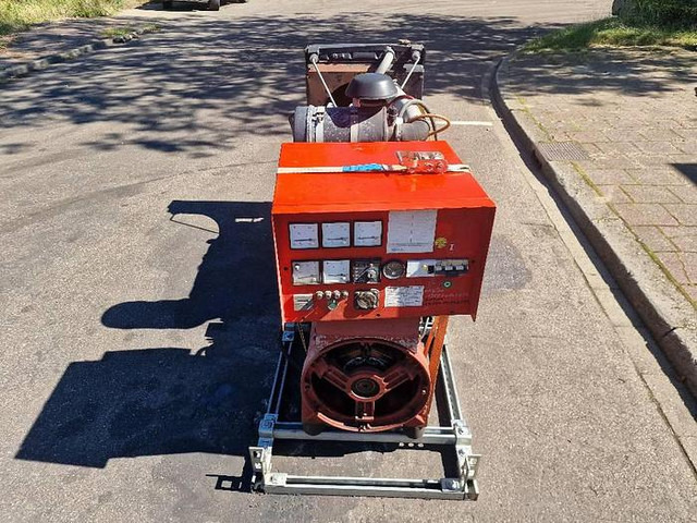 Электрогенератор Iveco 8060: фото 7 Электрогенератор Iveco 8060: фото 7