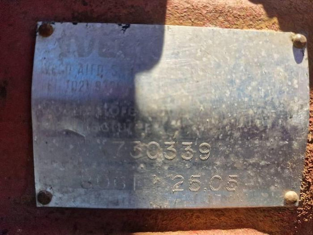 Электрогенератор Iveco 8060: фото 8 Электрогенератор Iveco 8060: фото 8