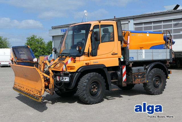 Unimog U 300 4x4, Schmidt, Streuer, Schild, Klima,27tkm - Коммерческий автомобиль: фото 1 Unimog U 300 4x4, Schmidt, Streuer, Schild, Klima,27tkm - Коммерческий автомобиль: фото 1