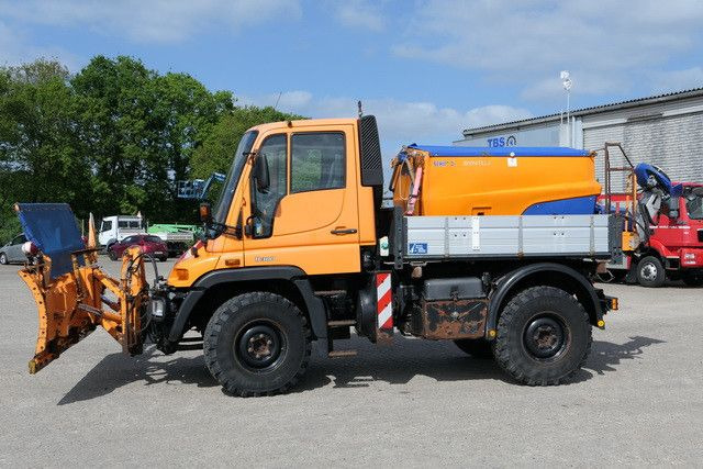 Unimog U 300 4x4, Schmidt, Streuer, Schild, Klima,27tkm - Коммерческий автомобиль: фото 3 Unimog U 300 4x4, Schmidt, Streuer, Schild, Klima,27tkm - Коммерческий автомобиль: фото 3