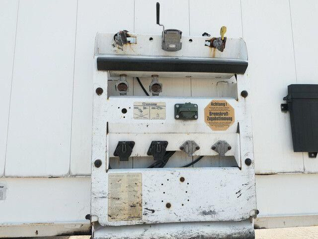 Krone SDK 27, Schlüssellochblech, LBW, Luft-Lift, SAF - Полуприцеп-фургон: фото 2 Krone SDK 27, Schlüssellochblech, LBW, Luft-Lift, SAF - Полуприцеп-фургон: фото 2