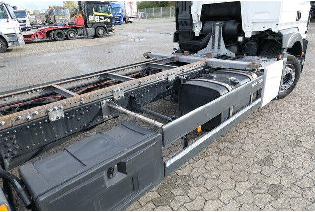 MAN 18.330 TGS 4x2, BDF, LBW 2to., Klima, AHK, Luft - Грузовик-шасси: фото 4 MAN 18.330 TGS 4x2, BDF, LBW 2to., Klima, AHK, Luft - Грузовик-шасси: фото 4